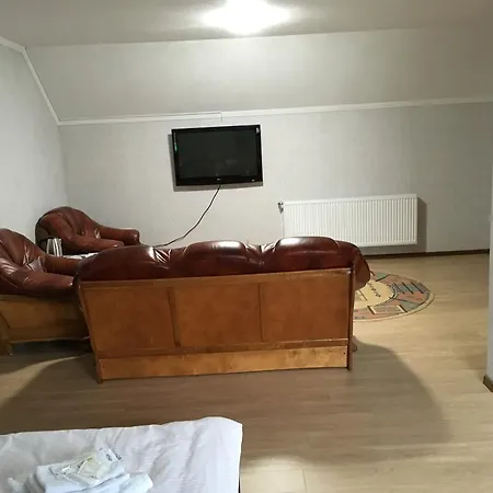 Casa de hóspedes юран *